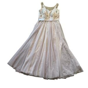 WATTERS & WATTERS Womens Formal Dress, size 12, Gold sequin & Tulle